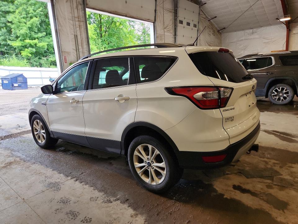 Продажа на аукционе авто 2017 Ford Escape, vin: 1FMCU9GD4HUB64141, номер лота: 61882056