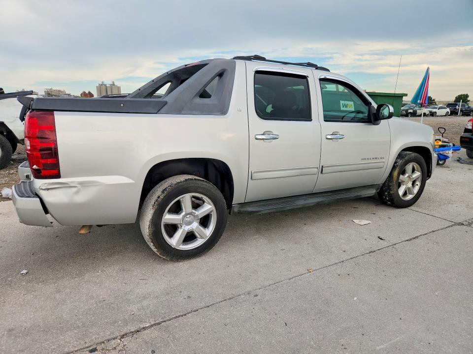 60741226 :رقم المزاد ، 3GNMCFE06BG178599 vin ، 2011 Chevrolet Avalanche مزاد بيع