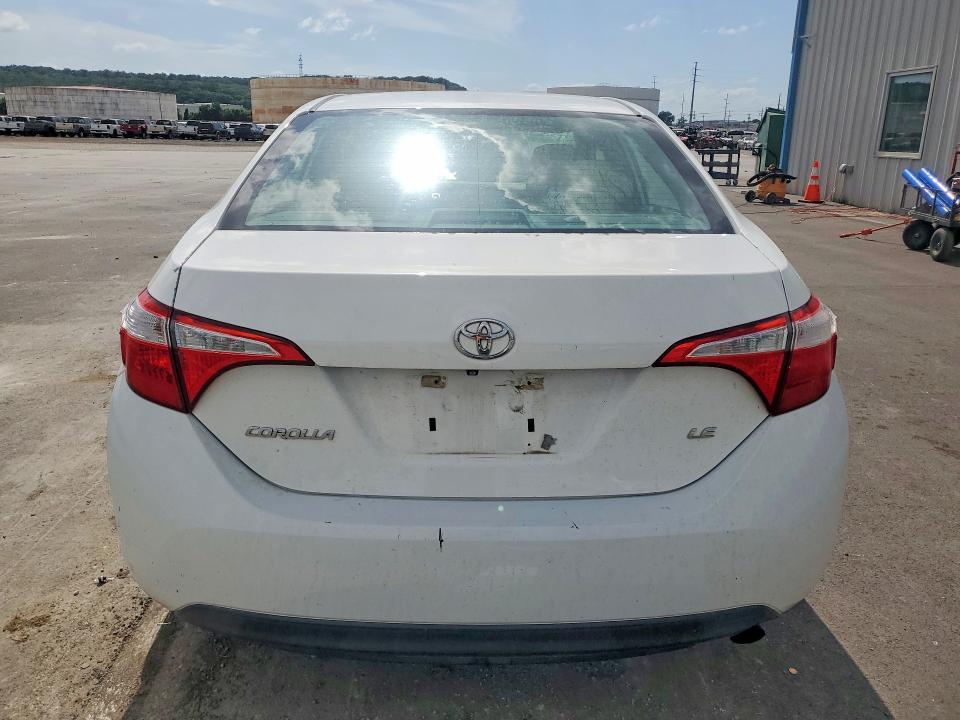 61298956 :رقم المزاد ، 5YFBURHE3FP246153 vin ، 2015 Toyota Corolla مزاد بيع