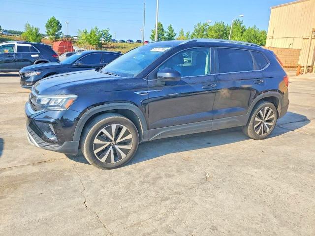 59797796 :رقم المزاد ، 3VVSX7B26NM011408 vin ، 2022 Volkswagen Taos مزاد بيع