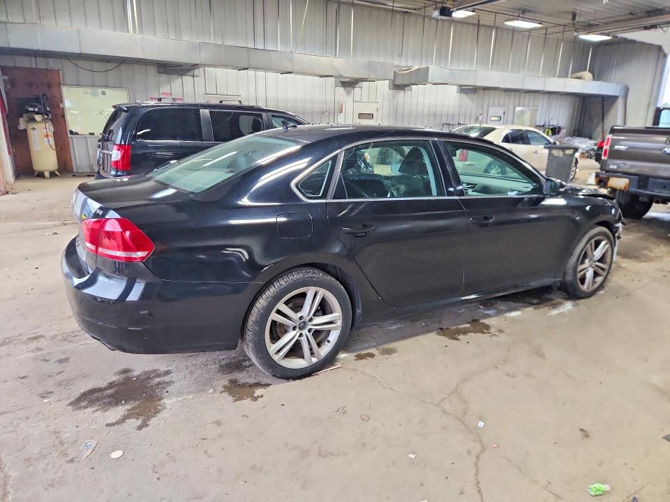 Продажа на аукционе авто 2012 Volkswagen Passat, vin: 1VWBM7A37CC077043, номер лота: 61316116