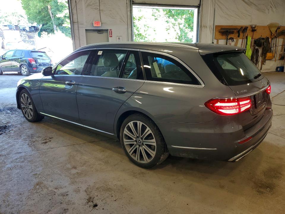 60406486 :رقم المزاد ، WDDZH6GB4JA475324 vin ، 2018 Mercedes-benz E مزاد بيع
