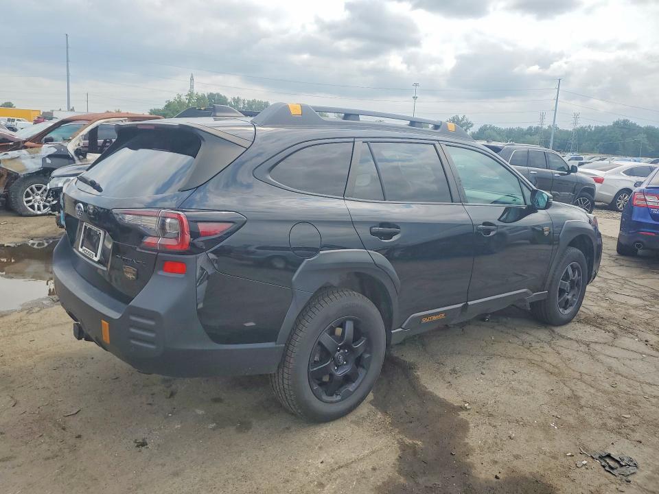 63068626 :رقم المزاد ، 4S4BTGUD8P3117240 vin ، 2023 Subaru Outback مزاد بيع