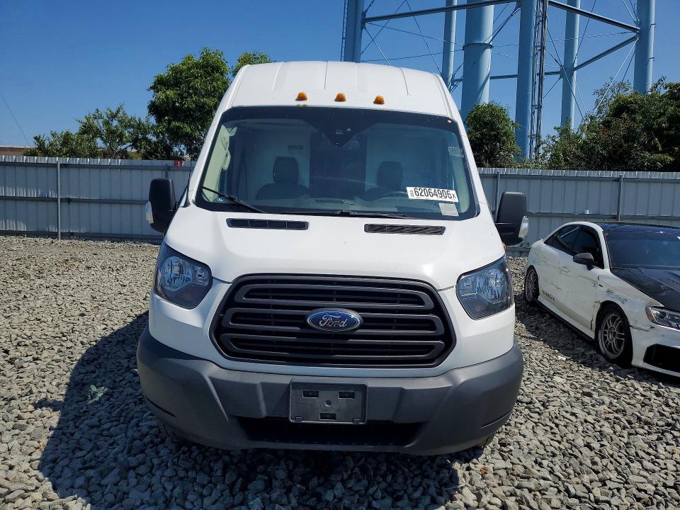 62064906 :رقم المزاد ، 1FTBF4XM4JKA33015 vin ، 2018 Ford Transit مزاد بيع