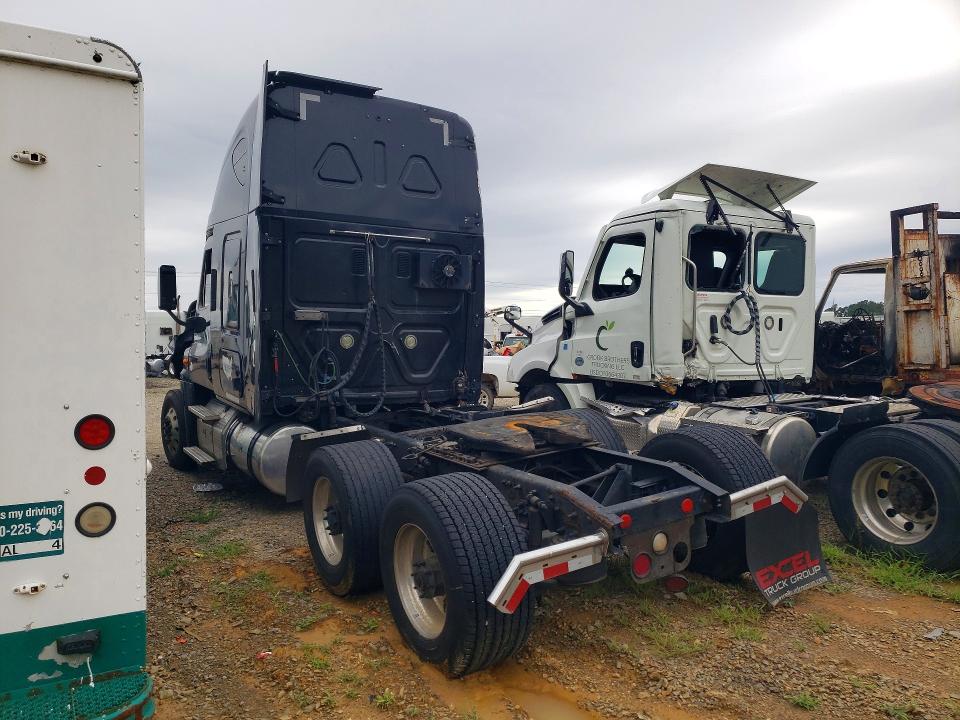 61701956 :رقم المزاد ، 1FUGGLDV1GLHA2524 vin ، 2016 Freightliner Cascadia 125 مزاد بيع