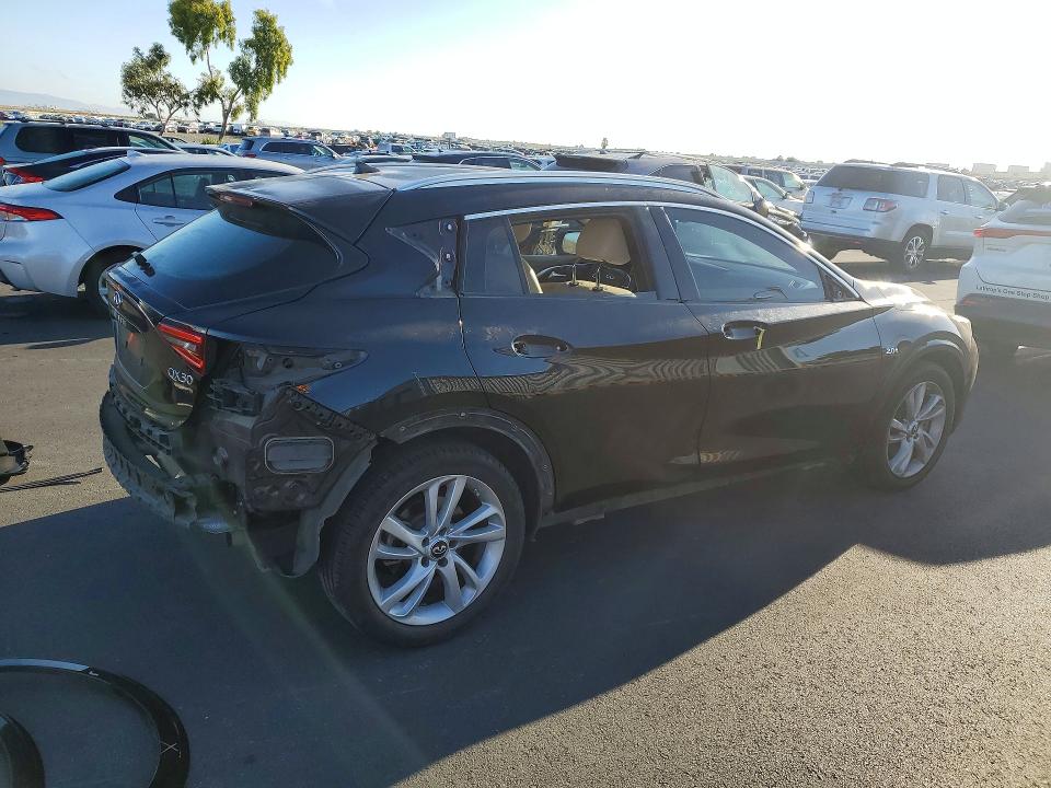59745026 :رقم المزاد ، SJKCH5CP9KA007633 vin ، 2019 Infiniti Qx30 مزاد بيع