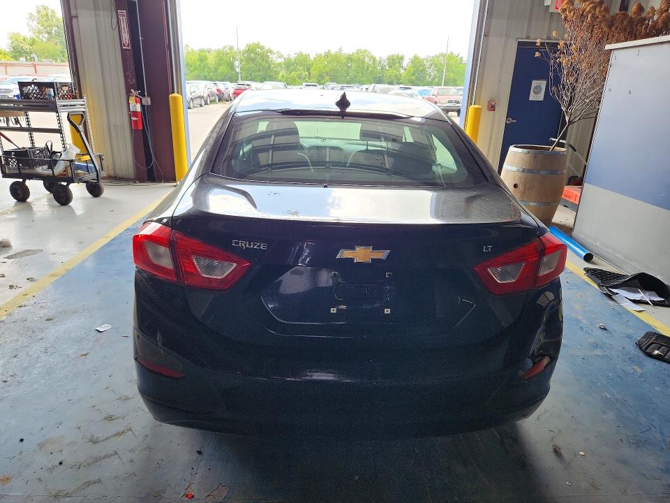 2018 Chevrolet Cruze მანქანა იყიდება აუქციონზე, vin: 1G1BE5SM3J7124711, აუქციონის ნომერი: 59916346