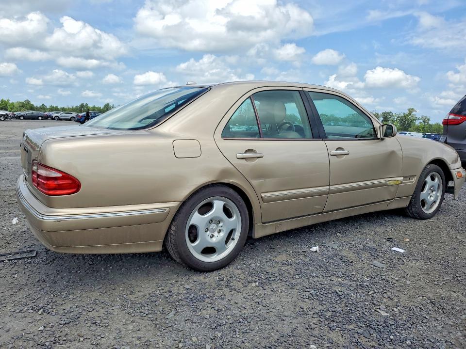 60599206 :رقم المزاد ، WDBJF70J4YB010436 vin ، 2000 Mercedes-benz E مزاد بيع