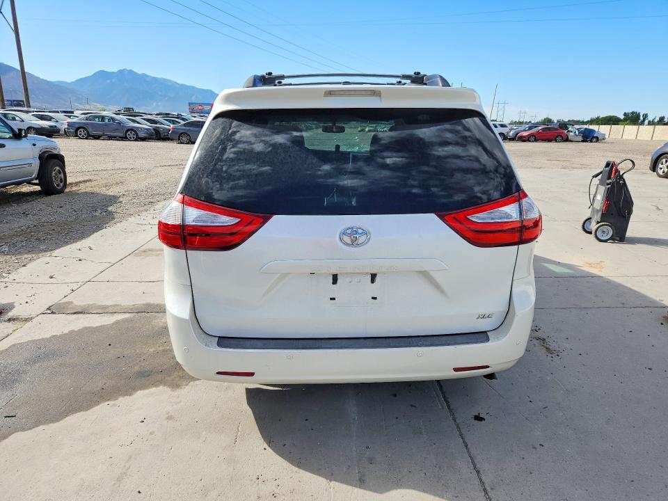 Aukcja sprzedaży 2015 Toyota Sienna, vin: 5TDYK3DC4FS566784, numer aukcji: 59915256