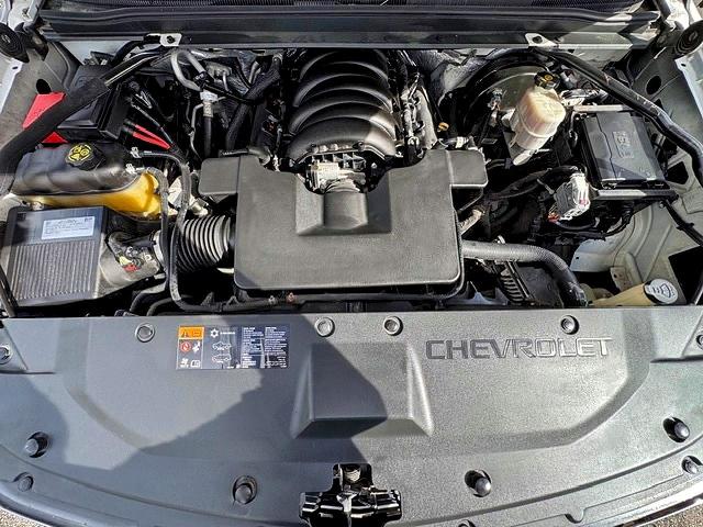 Продаж на аукціоні авто 2015 Chevrolet Suburban, vin: 1GNSCJKC8FR505342, номер лоту: 59989616