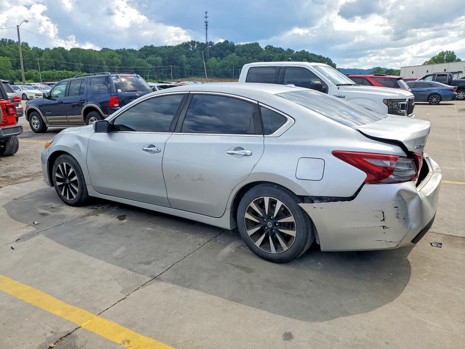 Продаж на аукціоні авто 2018 Nissan Altima, vin: 1N4AL3AP3JC124780, номер лоту: 61131446