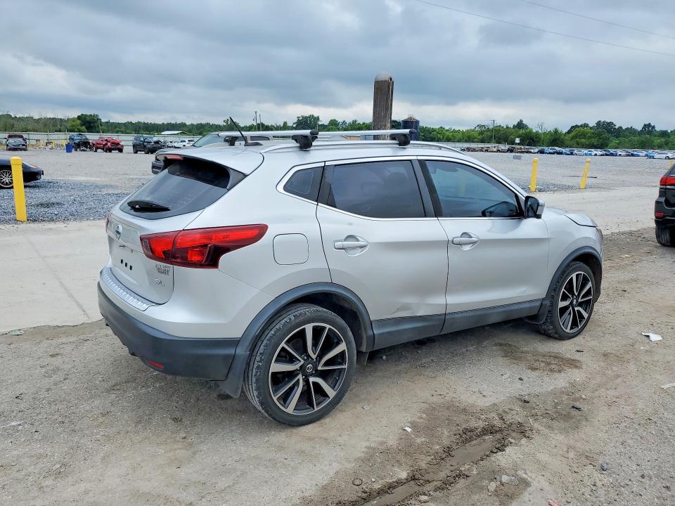 2018 Nissan Rogue Sport მანქანა იყიდება აუქციონზე, vin: JN1BJ1CP8JW195495, აუქციონის ნომერი: 61109636