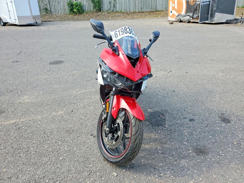 2015 Yamaha Yzf-r3 მანქანა იყიდება აუქციონზე, vin: MH3RH06Y1FK003436, აუქციონის ნომერი: 61983636