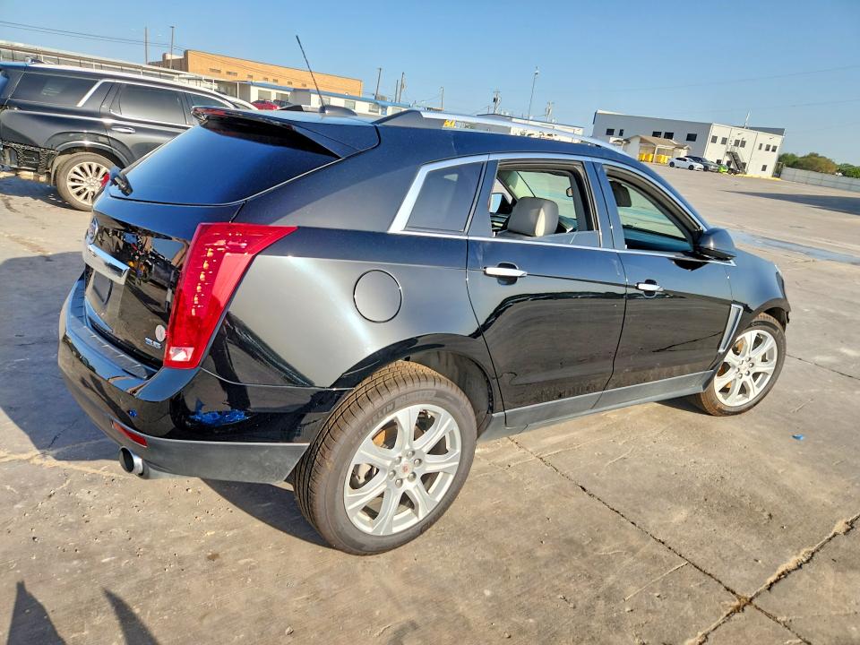 61805246 :رقم المزاد ، 3GYFNCE32GS550166 vin ، 2016 Cadillac Srx مزاد بيع