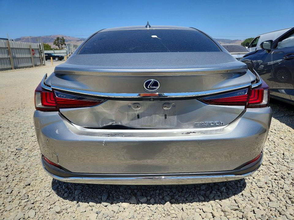 61844796 :رقم المزاد ، 58AE21B12LU005164 vin ، 2020 Lexus Es مزاد بيع