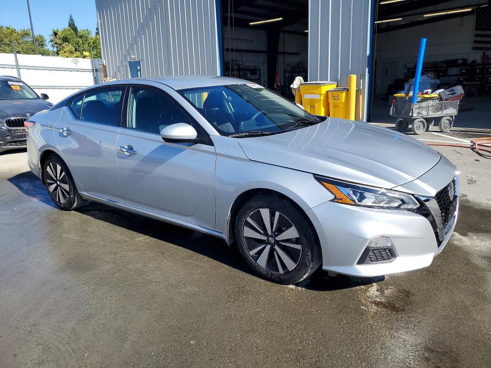 Продаж на аукціоні авто 2022 Nissan Altima, vin: 1N4BL4DV5NN337745, номер лоту: 62290446