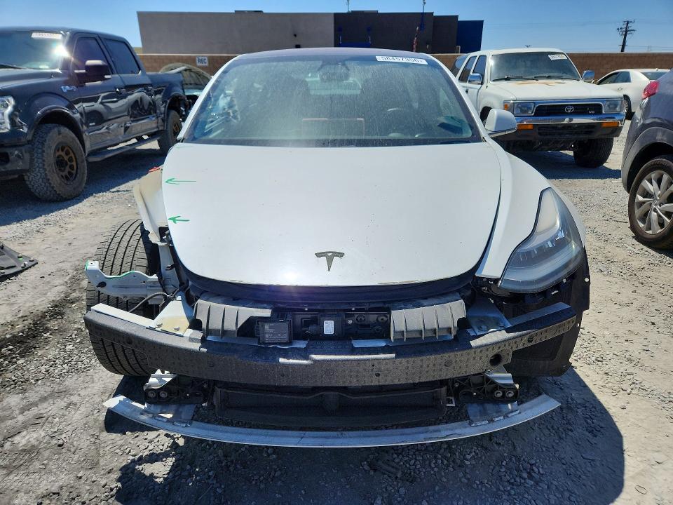 58457356 :رقم المزاد ، 5YJ3E1EA7JF162409 vin ، 2018 Tesla Model 3 مزاد بيع