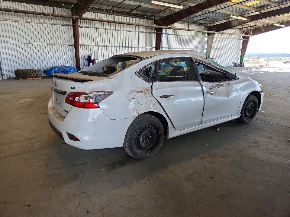 61956316 :رقم المزاد ، 3N1AB7AP4JY289168 vin ، 2018 Nissan Sentra مزاد بيع