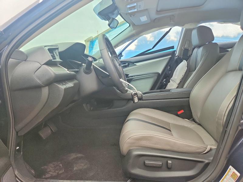60192646 :رقم المزاد ، 19XFC1F93GE005871 vin ، 2016 Honda Civic مزاد بيع