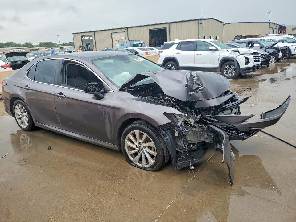 Продаж на аукціоні авто 2022 Toyota Camry, vin: 4T1C11AK7NU005725, номер лоту: 61234406