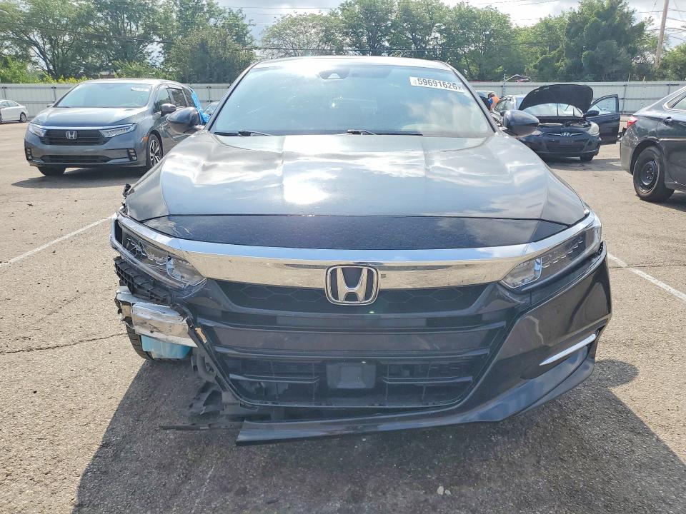 2018 Honda Accord მანქანა იყიდება აუქციონზე, vin: 1HGCV3F19JA001502, აუქციონის ნომერი: 59691626