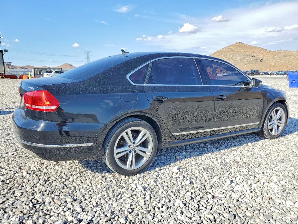 Продажа на аукционе авто 2012 Volkswagen Passat, vin: 1VWCN7A36CC010323, номер лота: 61808466