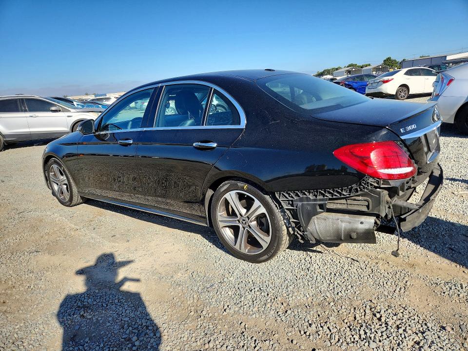 2018 Mercedes-benz E მანქანა იყიდება აუქციონზე, vin: WDDZF4JB7JA301573, აუქციონის ნომერი: 60000926