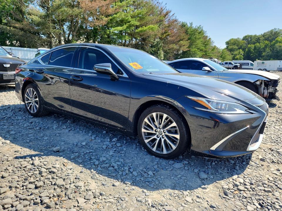 61403386 :رقم المزاد ، 58ADZ1B10LU078685 vin ، 2020 Lexus Es مزاد بيع