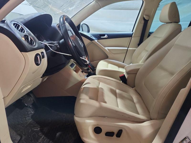 61937986 :رقم المزاد ، WVGSV7AX0HK012479 vin ، 2017 Volkswagen Tiguan مزاد بيع