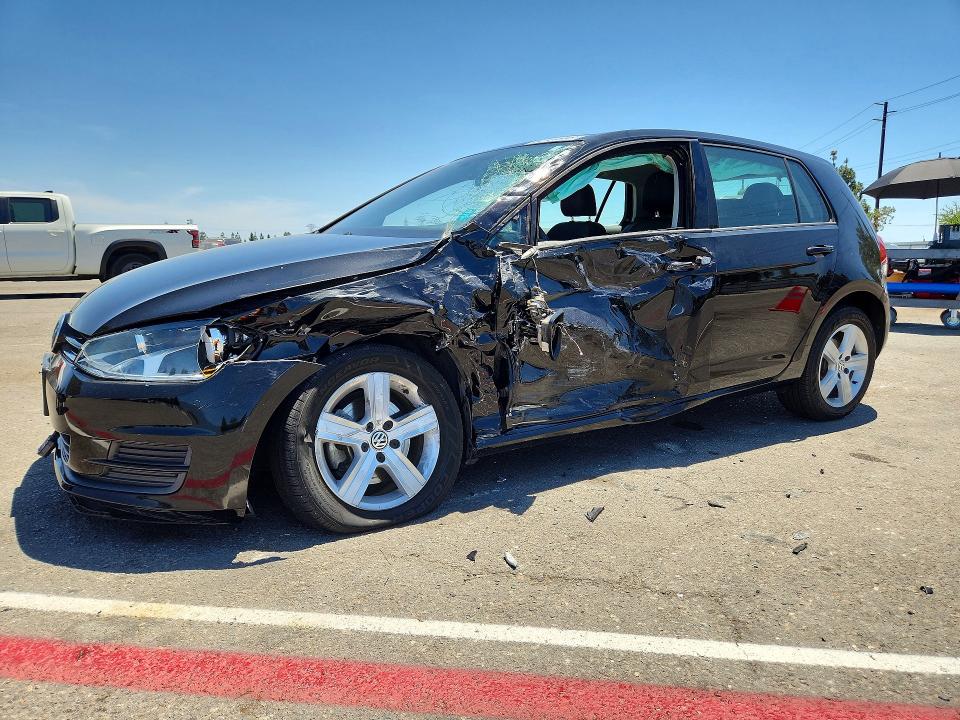 2017 Volkswagen Golf მანქანა იყიდება აუქციონზე, vin: 3VW217AUXHM035084, აუქციონის ნომერი: 62131916
