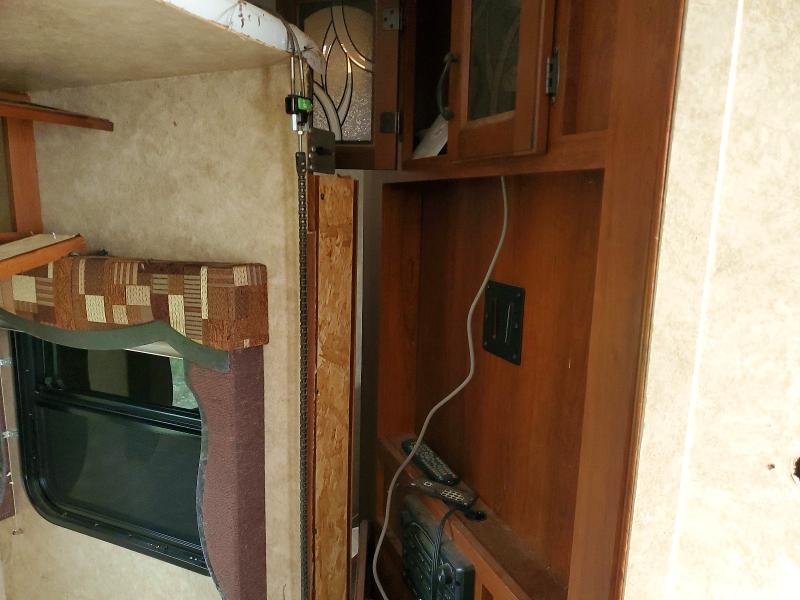 62122366 :رقم المزاد ، 5ZT2TRXB0EB505252 vin ، 2014 Forest River Tracer مزاد بيع