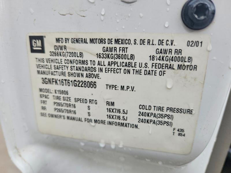 2001 Chevrolet Suburban მანქანა იყიდება აუქციონზე, vin: 3GNFK16T61G228066, აუქციონის ნომერი: 60948426