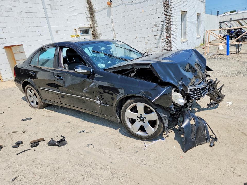 Продажа на аукционе авто 2004 Mercedes-benz E, vin: WDBUF65J84A407373, номер лота: 61183816