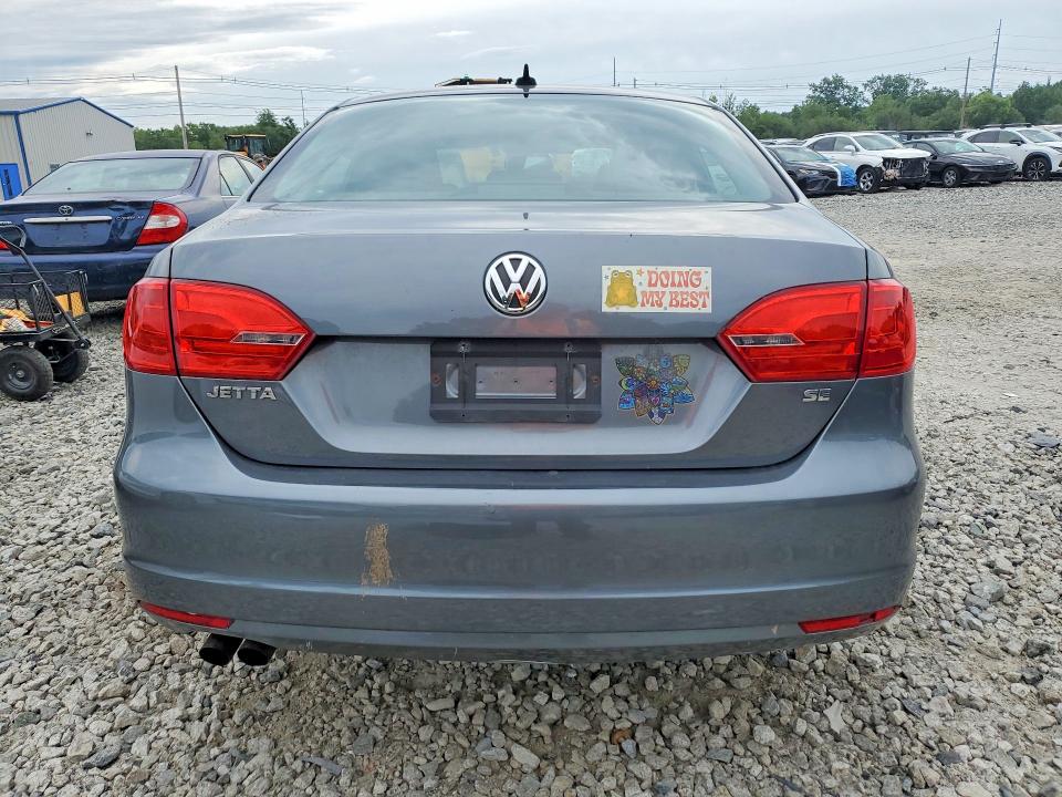 85631675 :رقم المزاد ، 3VWB17AJXEM441710 vin ، 2014 Volkswagen Jetta مزاد بيع