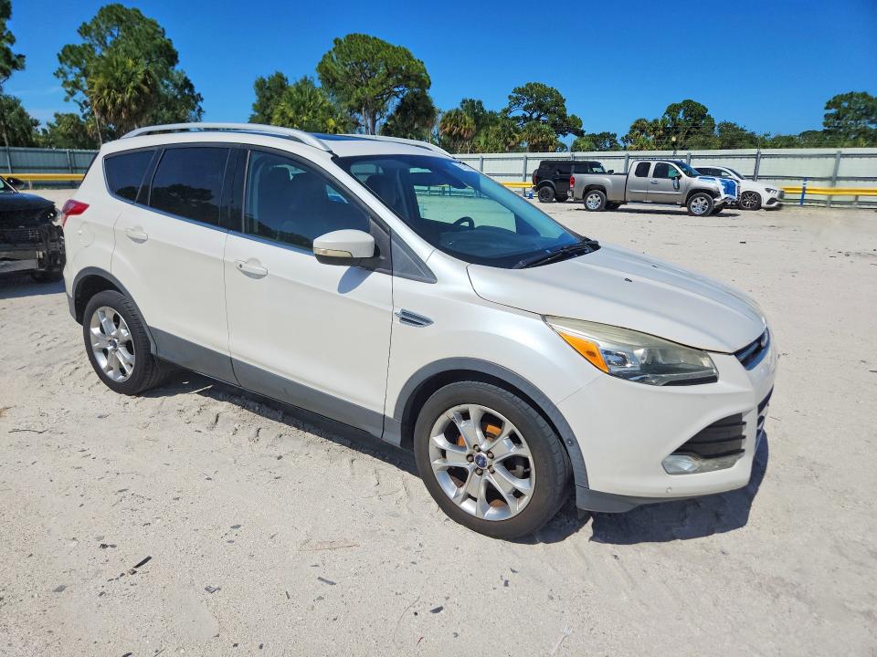 2015 Ford Escape მანქანა იყიდება აუქციონზე, vin: 1FMCU0JX7FUA66894, აუქციონის ნომერი: 62128576
