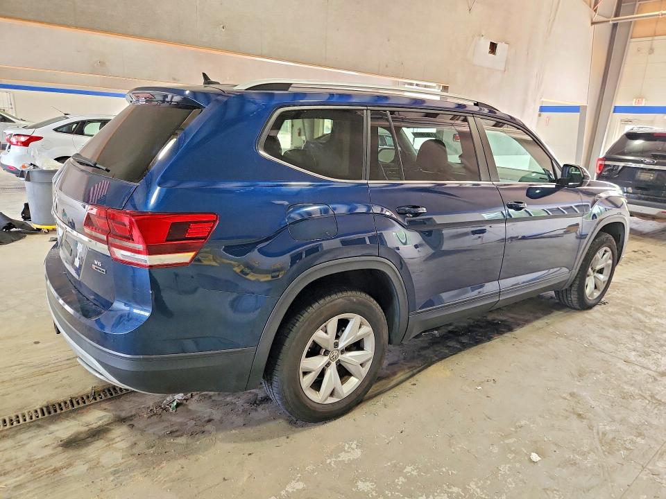 61361666 :رقم المزاد ، 1V2KR2CA1JC581215 vin ، 2018 Volkswagen Atlas مزاد بيع