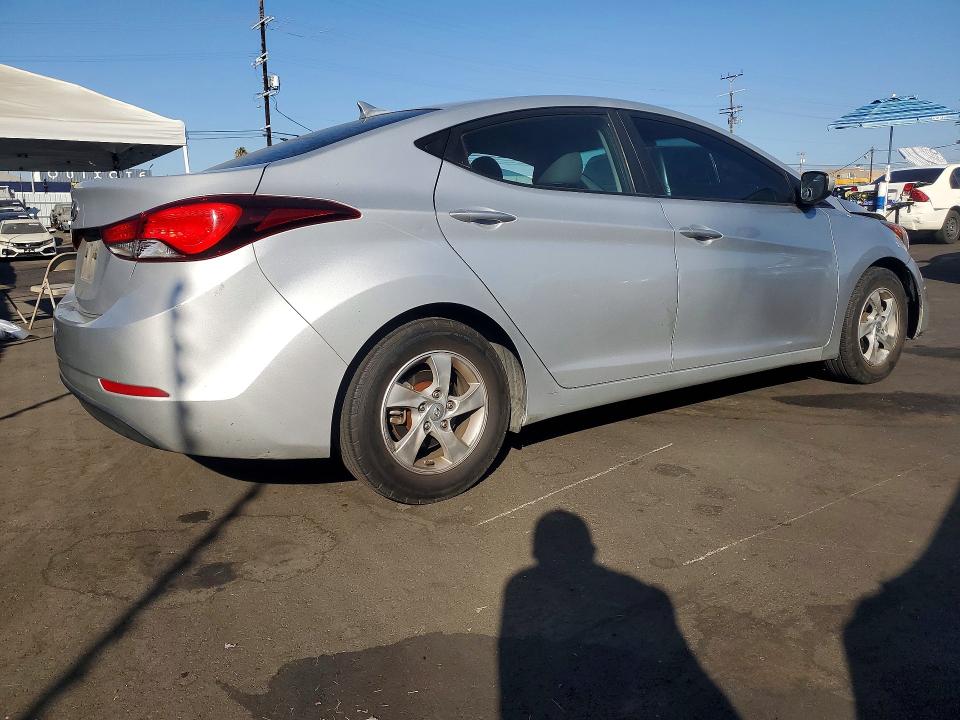 Продаж на аукціоні авто 2015 Hyundai Elantra, vin: 5NPDH4AE2FH558701, номер лоту: 61814956