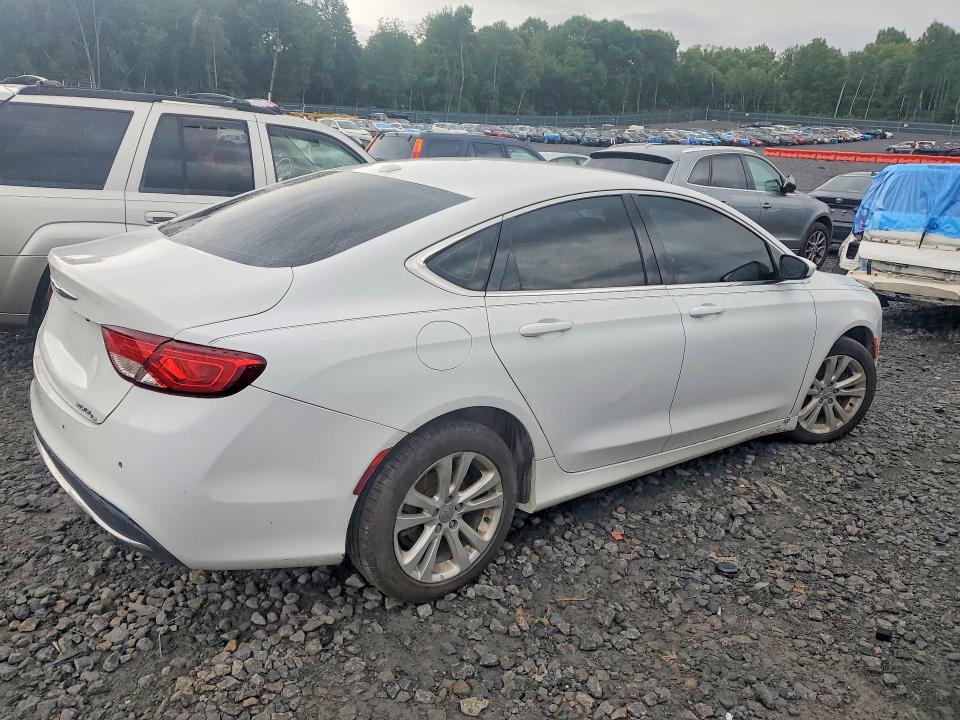 62614026 :رقم المزاد ، 1C3CCCAB3FN725534 vin ، 2015 Chrysler 200 مزاد بيع