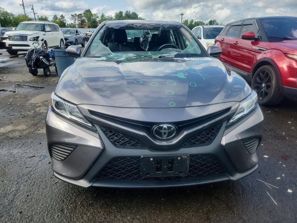 Продаж на аукціоні авто 2018 Toyota Camry, vin: 4T1B11HK0JU096154, номер лоту: 63105966