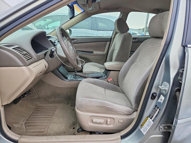 60364406 :رقم المزاد ، 4T1BF32K55U606574 vin ، 2005 Toyota Camry مزاد بيع