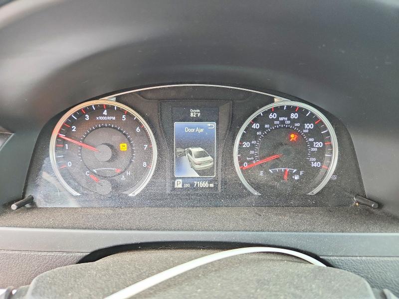 62431516 :رقم المزاد ، 4T1BF1FK7FU110689 vin ، 2015 Toyota Camry مزاد بيع