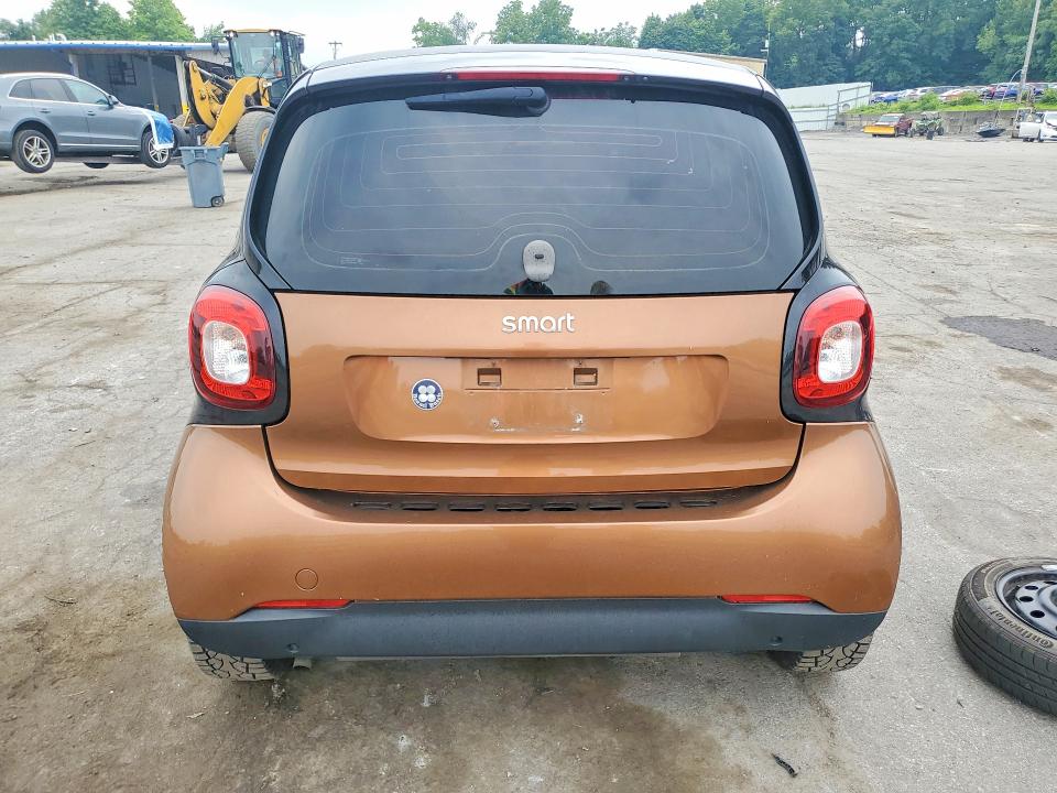 Продаж на аукціоні авто 2016 Smart Fortwo, vin: WMEFJ5DA1GK052308, номер лоту: 63064126