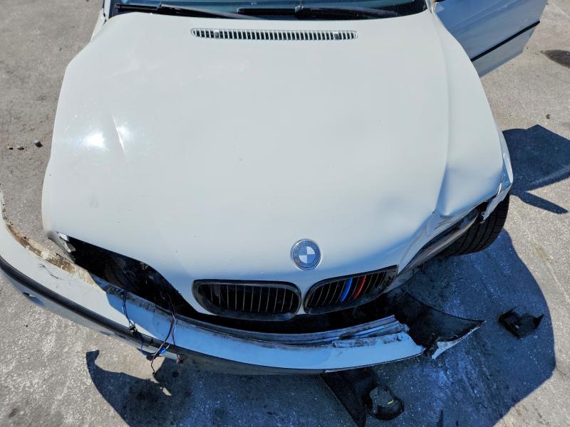 60200516 :رقم المزاد ، WBAEV53454KM36837 vin ، 2004 Bmw 330 مزاد بيع