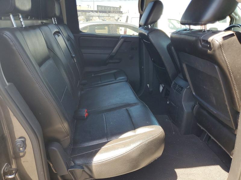 60836296 :رقم المزاد ، 1N6AA0EC5BN318459 vin ، 2011 Nissan Titan مزاد بيع