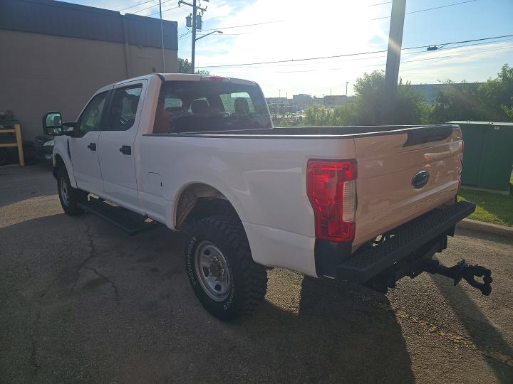 Продаж на аукціоні авто 2017 Ford F350, vin: 1FT8W3B60HED95980, номер лоту: 61303796