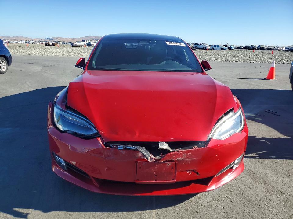 62323456 :رقم المزاد ، 5YJSA1E25HF197167 vin ، 2017 Tesla Model S مزاد بيع