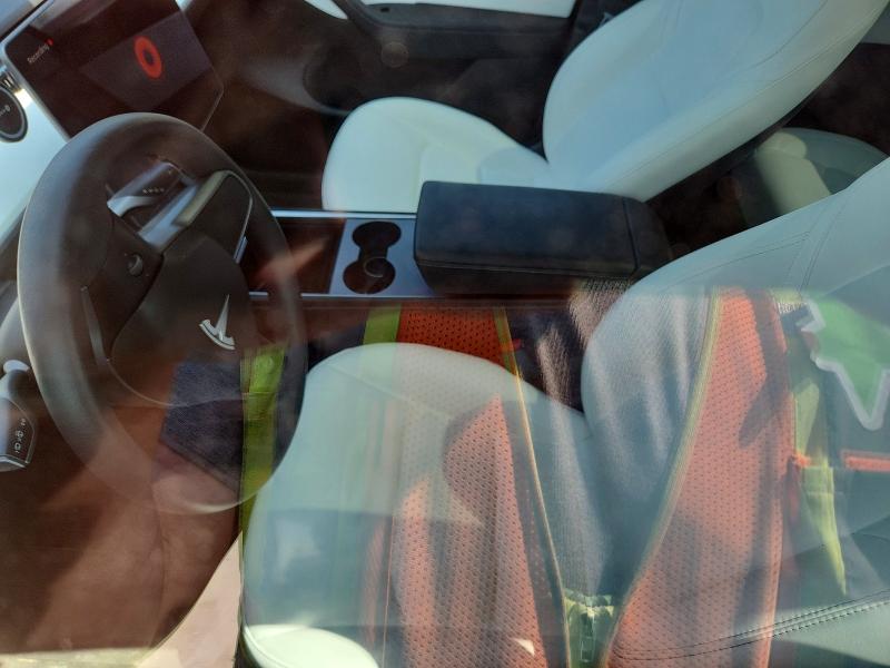 60398936 :رقم المزاد ، 7SAYGDEE2NF368234 vin ، 2022 Tesla Model Y مزاد بيع