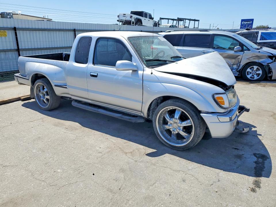 60795896 :رقم المزاد ، 4TAVL52N1YZ636223 vin ، 2000 Toyota Tacoma مزاد بيع