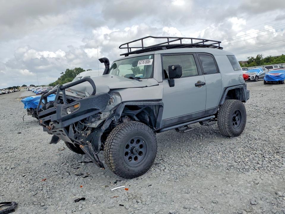 2013 Toyota Fj Cruiser მანქანა იყიდება აუქციონზე, vin: JTEBU4BF8DK156105, აუქციონის ნომერი: 62761806