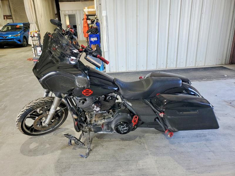 61572706 :رقم المزاد ، 1HD1KRM16FB630025 vin ، 2015 Harley-davidson Flhxs مزاد بيع